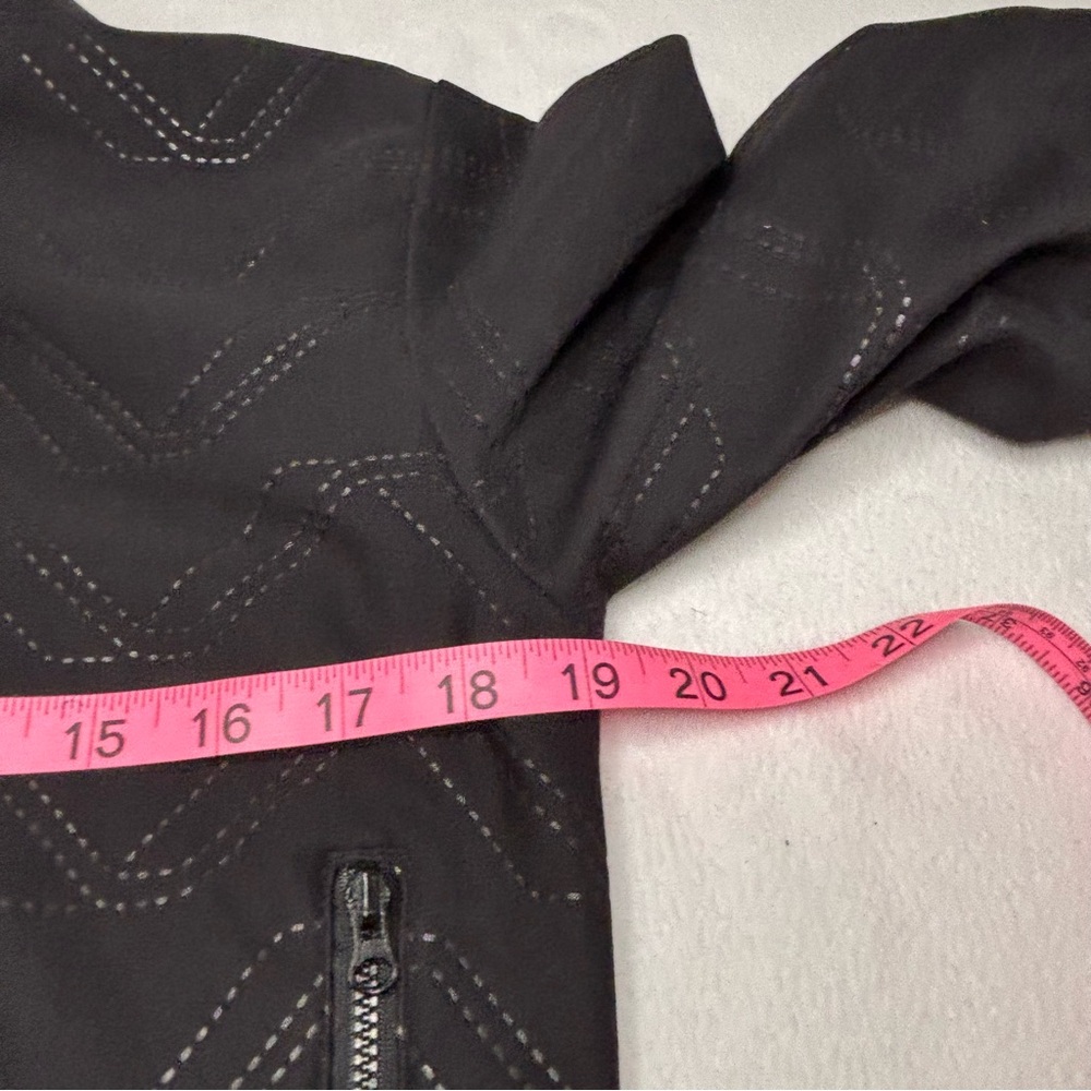 Oiselle Bomber Jacket - Picture 12 of 12